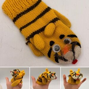 VTG Child’s Tiger Knit Mitten Hand Puppet